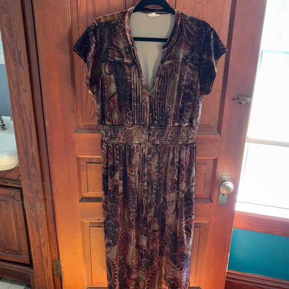 Fall 🍁 Whimsigoth Velvet Plus Size Women's Dress - Size M But Will Fit Up to 2X - Picture 1 of 5